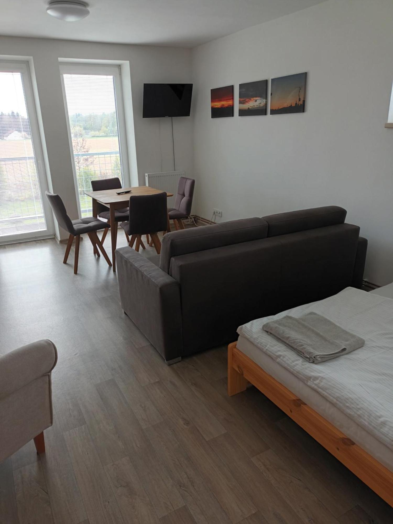 Penzion Na Samotach Appartement Jindřichův Hradec Buitenkant foto