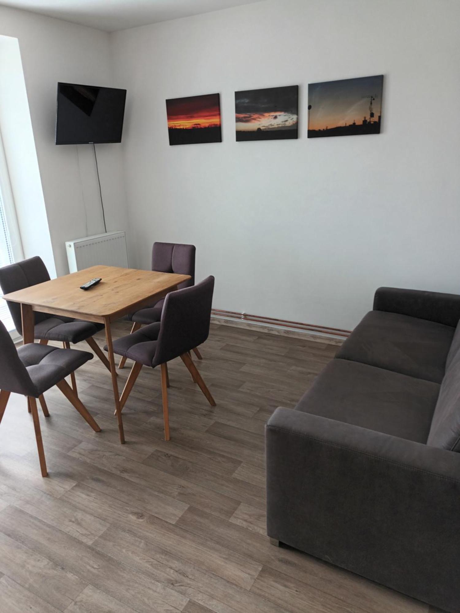 Penzion Na Samotach Appartement Jindřichův Hradec Buitenkant foto