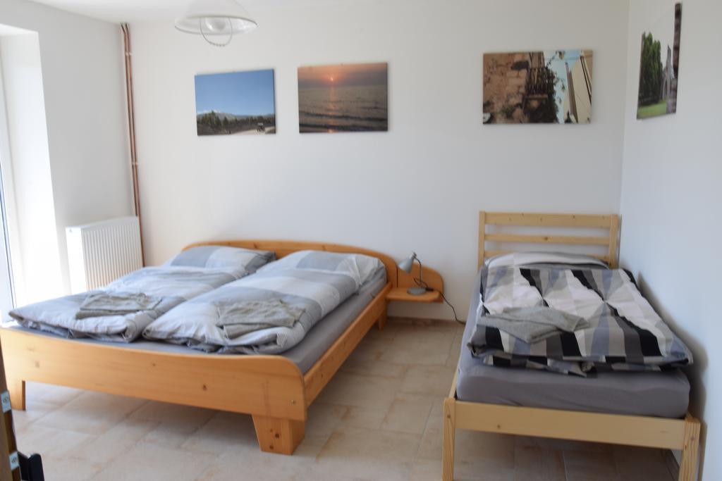 Penzion Na Samotach Appartement Jindřichův Hradec Buitenkant foto