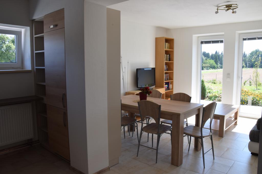 Penzion Na Samotach Appartement Jindřichův Hradec Buitenkant foto