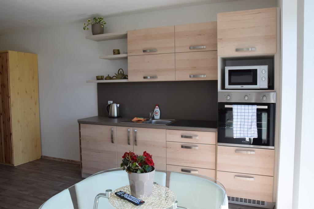 Penzion Na Samotach Appartement Jindřichův Hradec Buitenkant foto